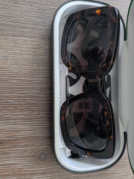 Kate Spade Bellamy Sunglasses, Tortoise Square with Case and Cleaning Cloth